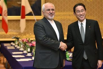 Mohammad Yavad Zarif y Fumio Kishida