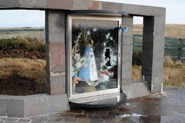 monumento-profanado-malvinas