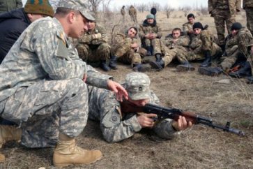 Un consejero norteamericano entrenando a militantes en Siria