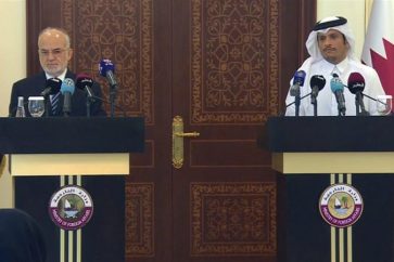 Los ministros de Exteriores de Iraq, Ibrahim al Yaafari, y de Qatar, Mohammad bin Abdur Rahman al Thani