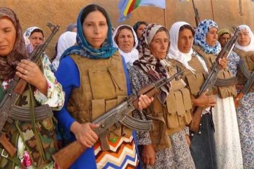 mujeres-viejas-kalashnikov