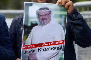 mani-foto-khashoggi