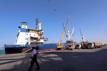 Un barco en el puerto de Hudaidah