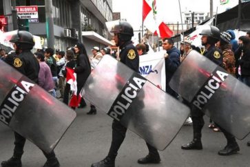 policia peru