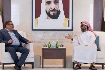 Ali Shamjani y Sheij Tahnun bin Zayed al-Nahyan