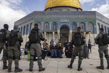 Soldados israelíes junto a la Mezquita de Al-Aqsa