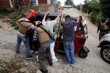 Policías hondureños