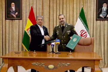 mohammad-reza-ashtiani-y-edmundo-novillo-aguilar-ministros-defensa-iran-bolivia