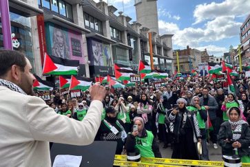 Shockat Adam se dirige a concentración propalestina en Leicester