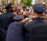 forcejeo-manifestantes-policias-columbia